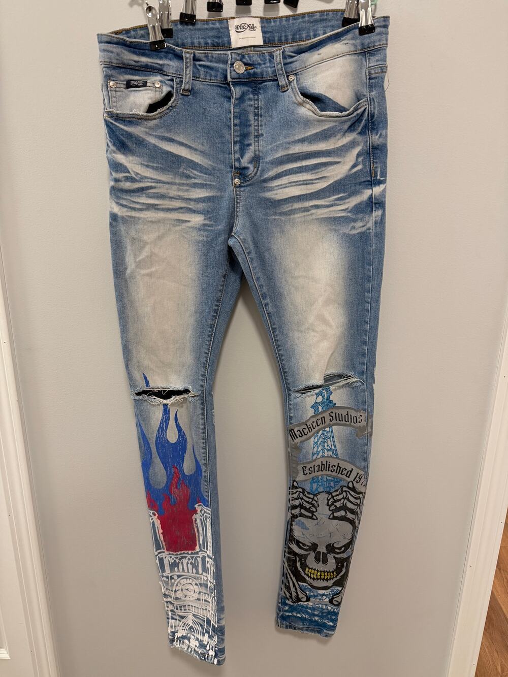 Mackeen MK200 Graphic Graffiti Distressed Jeans in Size 34x32